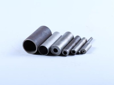 如何避免無(wú)縫鋼管生產(chǎn)過(guò)程中產(chǎn)生的麻點(diǎn)、凹坑等缺陷